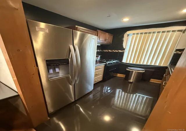 Photo 3 of Condo for sale at 78 27 Springfield Blvd #7827, Oakland Gardens, NY 11364 | MLS# 1026955 | Listing updated on 2026-09-12