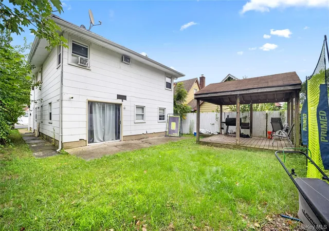 Photo 3 of Single family home for sale at 284 Baldwin Rd, Hempstead, NY 11550 | MLS# 1027392 | Listing updated on 2026-09-15