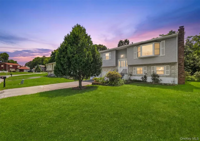 Photo 1 of Sale Pending at 41 Keats Dr, New Windsor, NY 12553 | MLS# 1027670 | Listing updated on 2026-09-11