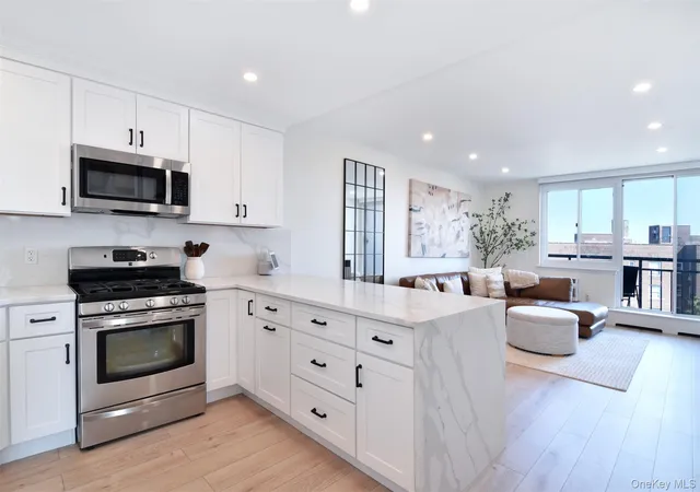 703 Pelham Rd, 703 Pelham Rd, New Rochelle, NY 10805
