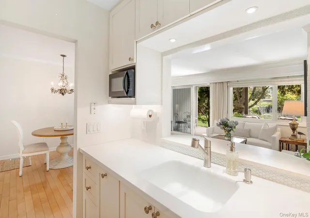 Listing Photo 5 - Condo for sale in building located at 514 Pantigo Rd, East Hampton, NY 11937 - Unit #5