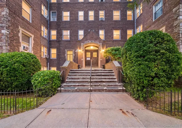 Photo 1 of Sale Pending at 19 William St #2D, Mount Vernon, NY 10552 | MLS# 1028062 | Listing updated on 2026-09-11