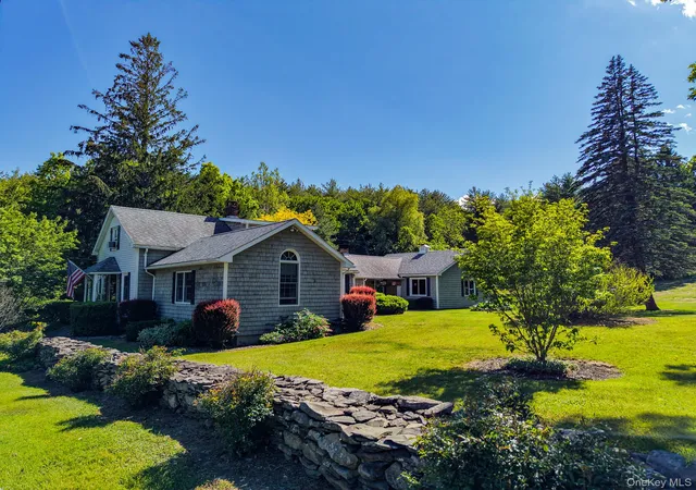 Photo 1 of Single family home for sale at 221 Camp Medusa Rd, Medusa, NY 12120 | MLS# 1028545 | Listing updated on 2026-09-12