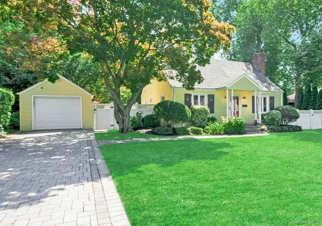 Photo 2 of Sale Pending at 36 Francis Ter, Glen Cove, NY 11542 | MLS# 1028709 | Listing updated on 2026-09-10
