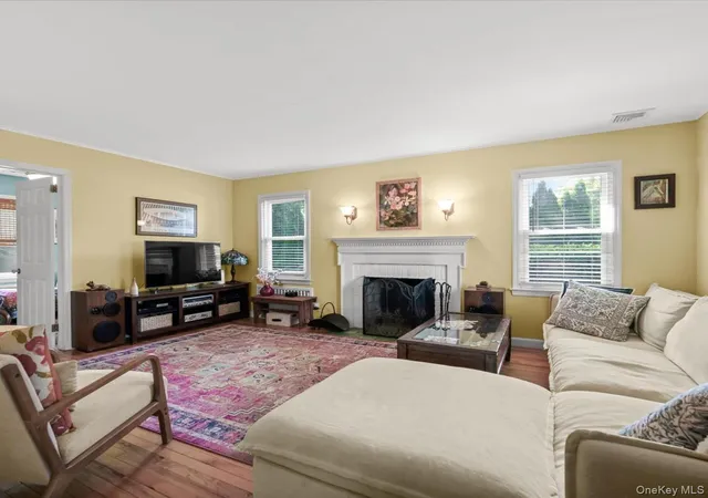 Photo 3 of Sale Pending at 36 Francis Ter, Glen Cove, NY 11542 | MLS# 1028709 | Listing updated on 2026-09-10
