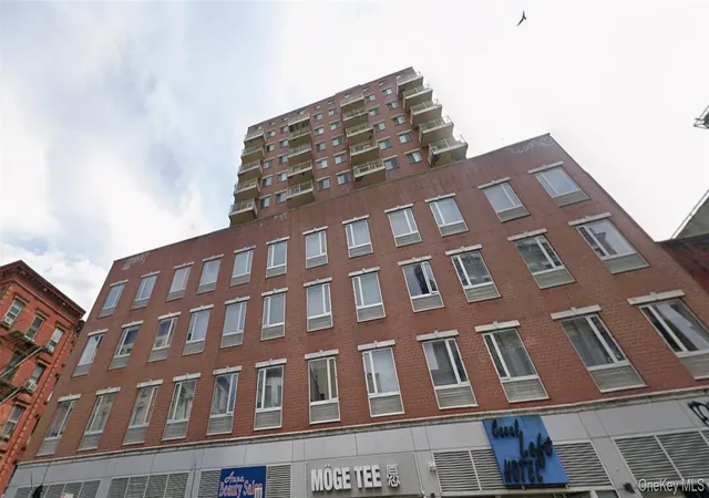 Sale Pending at 92 Canal St #6C, New York, NY 10002 | MLS# 1028711 | Listing updated on 2026-09-14