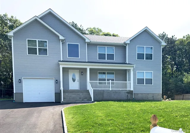 Photo 1 of Single family home for sale at 25 Walnut St, Brookhaven, NY 11727 | MLS# 1028796 | Listing updated on 2026-09-13