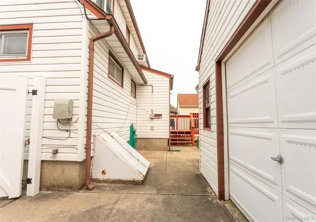 Photo 4 of Single family home for sale at 81 Montgomery Ave, Hempstead, NY 11572 | MLS# 1029003 | Listing updated on 2026-09-13