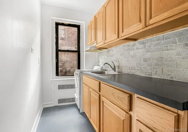Listing Photo 4 - Condo for sale in building located at 43-01 46Th St, New York, NY 11104 - Unit #1-J