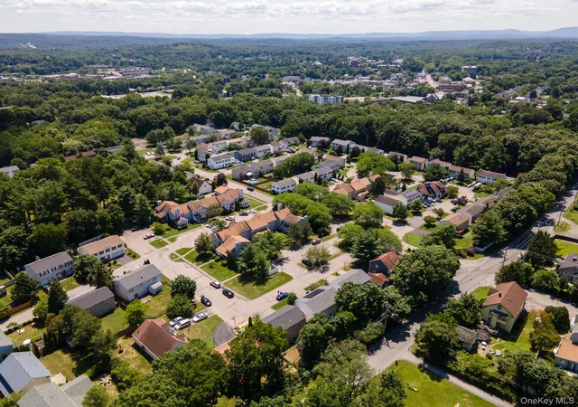 Photo 4 of Sale Pending at 18 Mews Aly, Poughkeepsie (town), NY 12603 | MLS# 1029166 | Listing updated on 2026-10-08