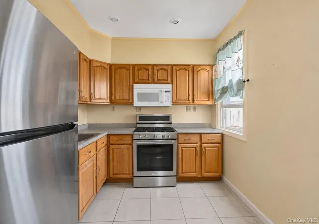 Photo 3 of House for sale at 2280 Lyon Ave, Bronx, NY 10462 | MLS# 1029232 | Listing updated on 2026-09-11