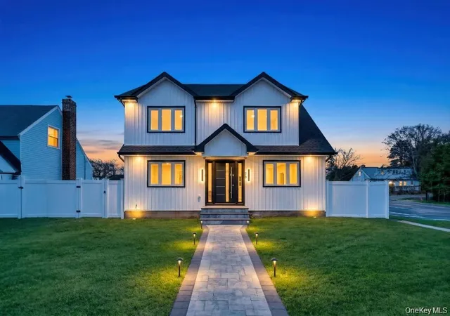 Photo 1 of Sale Pending at 28 S Elm St, Oyster Bay, NY 11801 | MLS# 1029349 | Listing updated on 2026-09-14