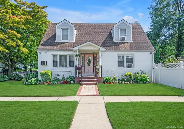 Photo 1 of Single family home for sale at 276 85th Avenue, Hempstead, NY 11001 | MLS# 1029525 | Listing updated on 2026-09-13