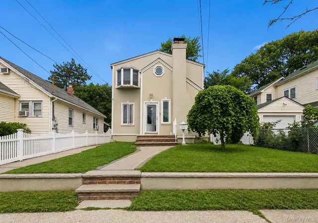 Photo 1 of Single family home for sale at 77 Driving Park Ave, Lynbrook, NY 11563 | MLS# 1029674 | Listing updated on 2026-09-14