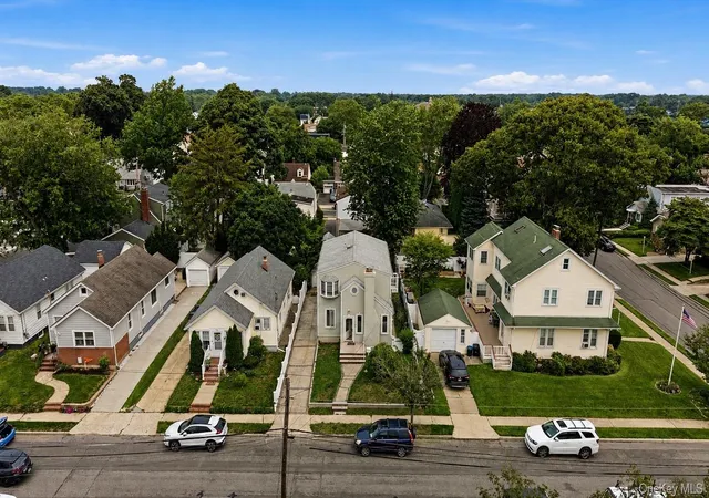 Photo 2 of Single family home for sale at 77 Driving Park Ave, Lynbrook, NY 11563 | MLS# 1029674 | Listing updated on 2026-09-14