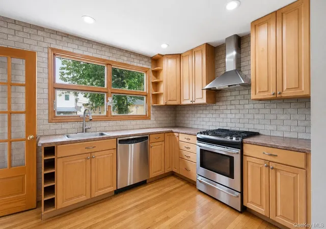 Photo 3 of Single family home for sale at 77 Driving Park Ave, Lynbrook, NY 11563 | MLS# 1029674 | Listing updated on 2026-09-14