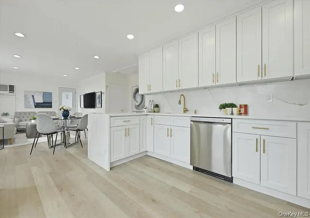 Photo 1 of Single family home for sale at 84 N Fordham Rd, Oyster Bay, NY 11801 | MLS# 1029689 | Listing updated on 2026-09-13