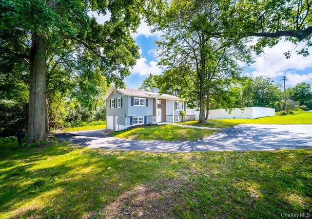 Photo 3 of Single family home for sale at 225 Knoell Rd, Goshen, NY 10924 | MLS# 1029716 | Listing updated on 2026-09-13