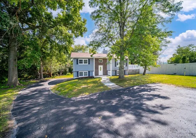 Photo 3 of Single family home for sale at 225 Knoell Rd, Goshen, NY 10924 | MLS# 1029716 | Listing updated on 2026-09-13