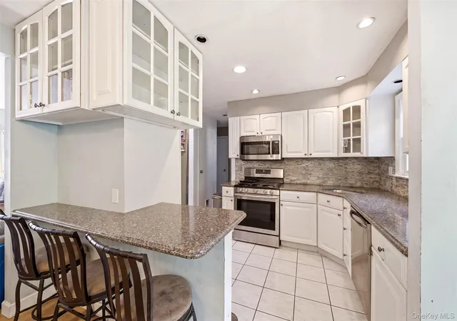 Photo 3 of Single family home for sale at 46 Catherine St, Huntington, NY 11731 | MLS# 1030002 | Listing updated on 2026-09-30