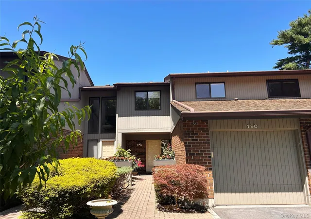 Photo 2 of Condo for sale at 190 Alta Ter, Oyster Bay, NY 11753 | MLS# 1030073 | Listing updated on 2026-09-19