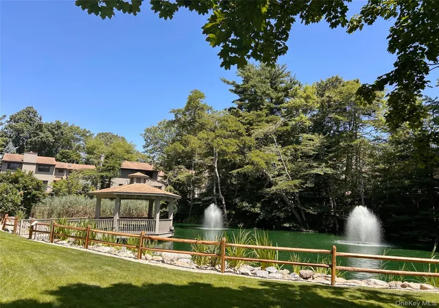 Listing Photo 5 - Condo for sale in building located at 190 Alta Ter, Oyster Bay, NY 11753