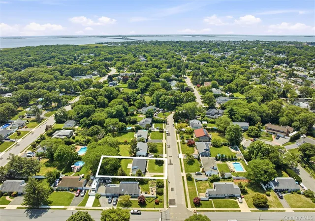 Photo 2 of Single family home for sale at 933 Thompson Dr, Islip, NY 11706 | MLS# 1030178 | Listing updated on 2026-09-14
