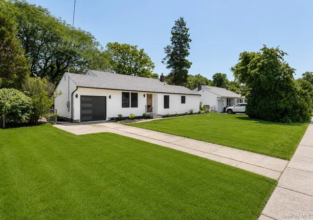 Photo 3 of Single family home for sale at 933 Thompson Dr, Islip, NY 11706 | MLS# 1030178 | Listing updated on 2026-09-14