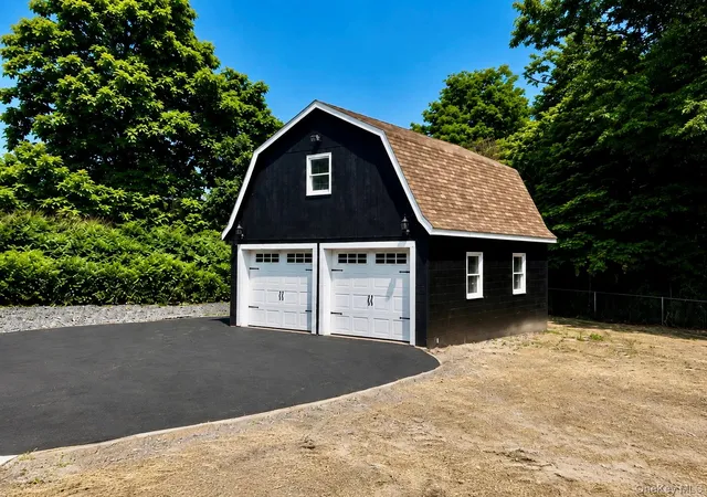 Photo 2 of Single family home for sale at 33 County Route 17, Crawford, NY 10985 | MLS# 1030691 | Listing updated on 2026-09-11