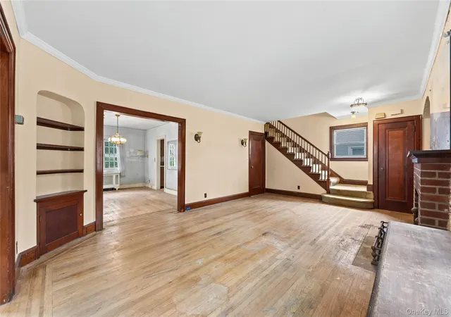 Photo 3 of Single family home for sale at 199 Lee Ave, Yonkers, NY 10705 | MLS# 1030723 | Listing updated on 2026-09-21