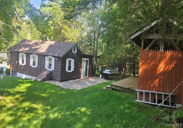 Photo 3 of Single family home for sale at 33 W Delaware Pl, Bethel, NY 12720 | MLS# 1030860 | Listing updated on 2026-09-14