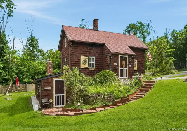 Photo 2 of Single family home for sale at 166 Bull Ml Rd, Chester Town, NY 10918 | MLS# 1030923 | Listing updated on 2026-09-12