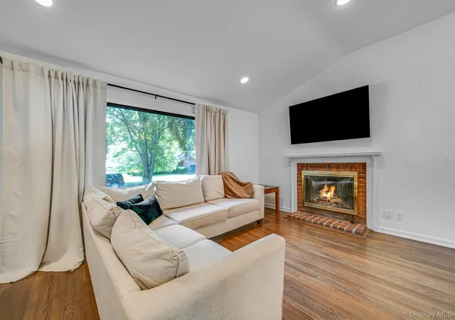 Photo 4 of Single family home for sale at 49 Munson Ct, Huntington, NY 11747 | MLS# 1030949 | Listing updated on 2026-09-15