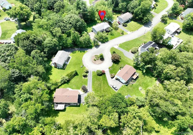 Photo 3 of Single family home for sale at 33 Tor View Ave, Clarkstown, NY 10956 | MLS# 1030983 | Listing updated on 2026-09-30