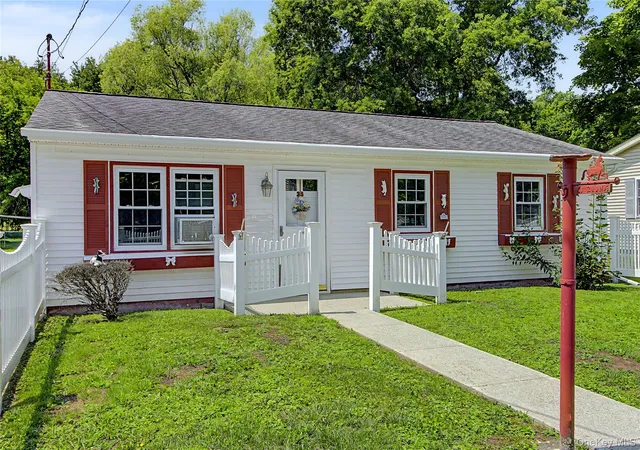 Photo 1 of Sale Pending at 38 Seely St, Montgomery, NY 12586 | MLS# 1031105 | Listing updated on 2026-10-01
