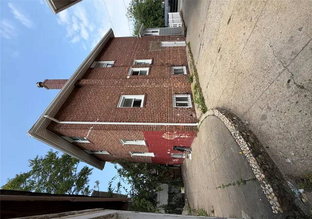 Photo 2 of Single family home for sale at 2431 Deerfield Rd, New York, NY 11691 | MLS# 1031117 | Listing updated on 2026-09-13