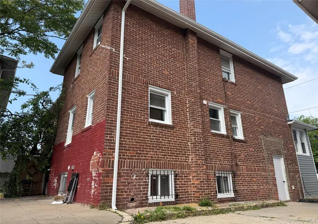 Photo 3 of Single family home for sale at 2431 Deerfield Rd, New York, NY 11691 | MLS# 1031117 | Listing updated on 2026-09-13