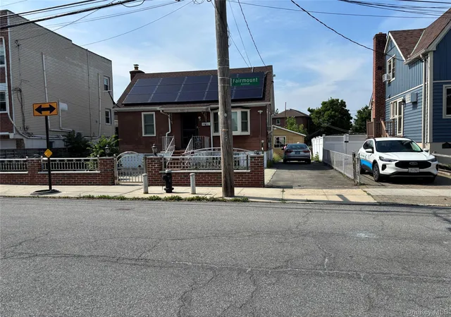 Photo 2 of Single family home for sale at 3251 Fairmount Ave, New York, NY 10465 | MLS# 1031261 | Listing updated on 2026-09-12