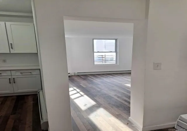 Listing Photo 5 - Condo for sale in building located at 14-04 Dickens St, New York, NY 11691