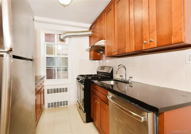 Photo 2 of Condo for sale at 139 09 84 Drive #307, New York, NY 11435 | MLS# 1031428 | Listing updated on 2026-10-09