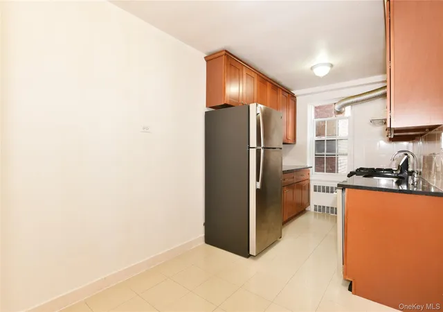 Listing Photo 5 - Condo for sale in building located at 139-09 84th Dr, New York, NY 11435 - Unit #307