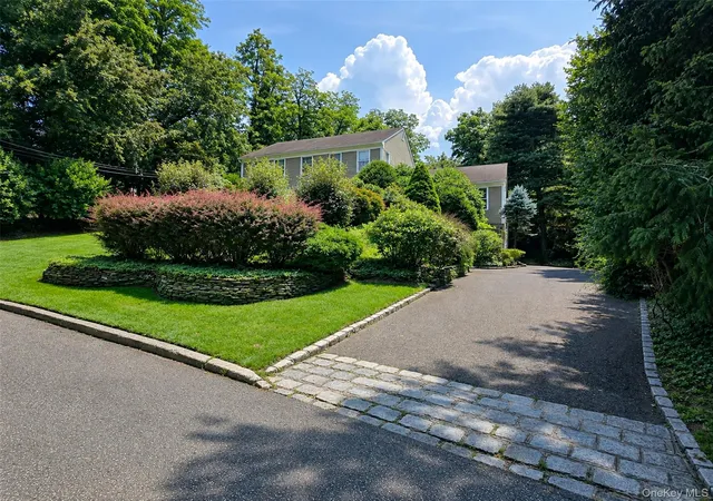 Photo 2 of Single family home for sale at 16 Woodhull Rd, Brookhaven, NY 11733 | MLS# 1031554 | Listing updated on 2026-09-15
