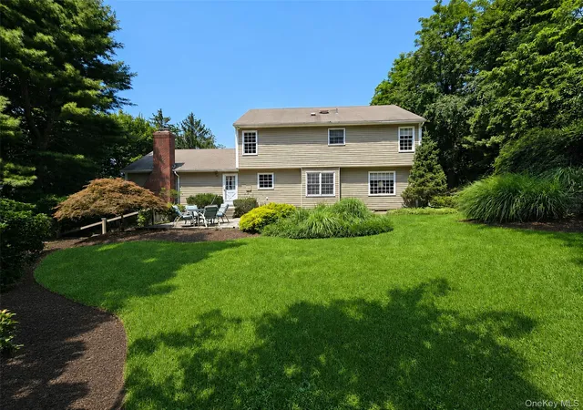 Photo 3 of Single family home for sale at 16 Woodhull Rd, Brookhaven, NY 11733 | MLS# 1031554 | Listing updated on 2026-09-15