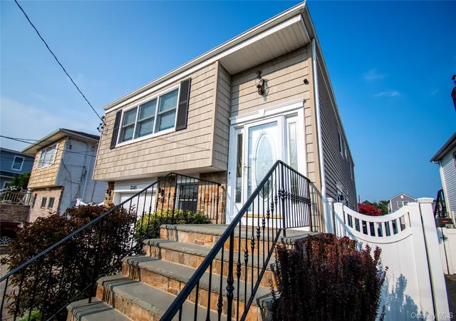 Photo 3 of Single family home for sale at 3345 Parkway Dr, Hempstead, NY 11510 | MLS# 1031612 | Listing updated on 2026-09-29