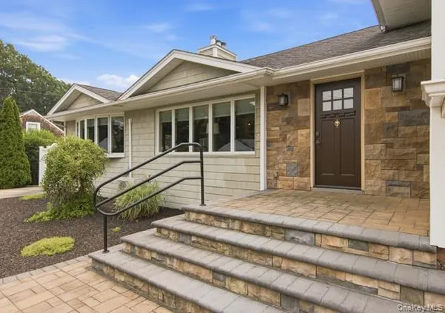Photo 3 of Sale Pending at 60 Hawthorne St, Brookhaven, NY 11784 | MLS# 1031714 | Listing updated on 2026-09-11