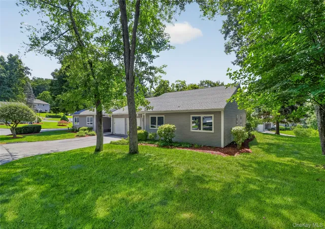 Photo 3 of Sale Pending at 196 Long Hl Dr #B, Yorktown, NY 10598 | MLS# 1032027 | Listing updated on 2026-09-11
