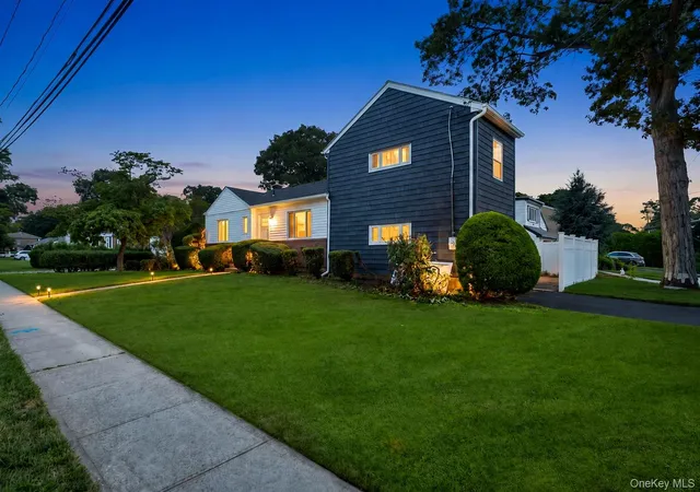 Photo 2 of Single family home for sale at 1980 Cameron Ave, Hempstead, NY 11566 | MLS# 1032218 | Listing updated on 2026-09-19