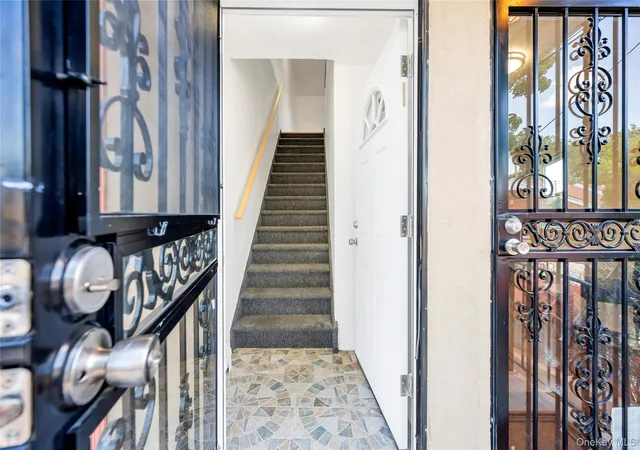Listing Photo 4 - Condo for sale in building located at 14014 Charles Ln, New York, NY 11413