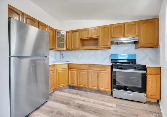Listing Photo 5 - Condo for sale in building located at 14014 Charles Ln, New York, NY 11413