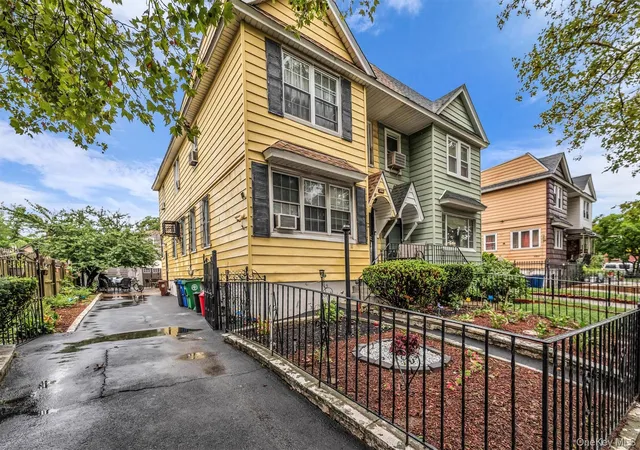Photo 1 of Single family home for sale at 11510 Van Wyck Expy, New York, NY 11420 | MLS# 1032388 | Listing updated on 2026-09-13